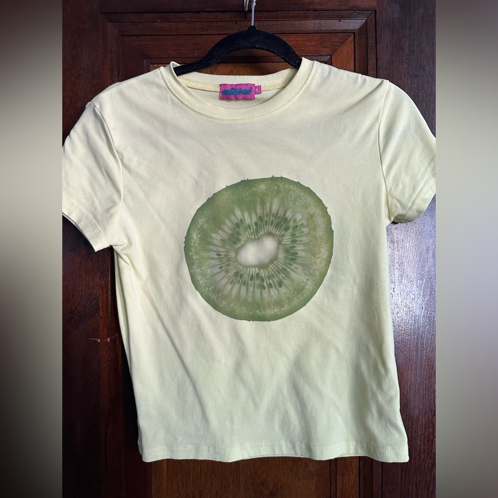 Edikted Cream Kiwi Print Short Sleeve Tee